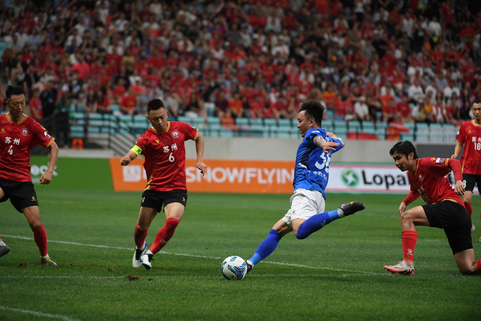 苏宁足球俱乐部在最新比赛中获得重要胜利 苏宁足球俱乐部在最新比赛中获得重要胜利