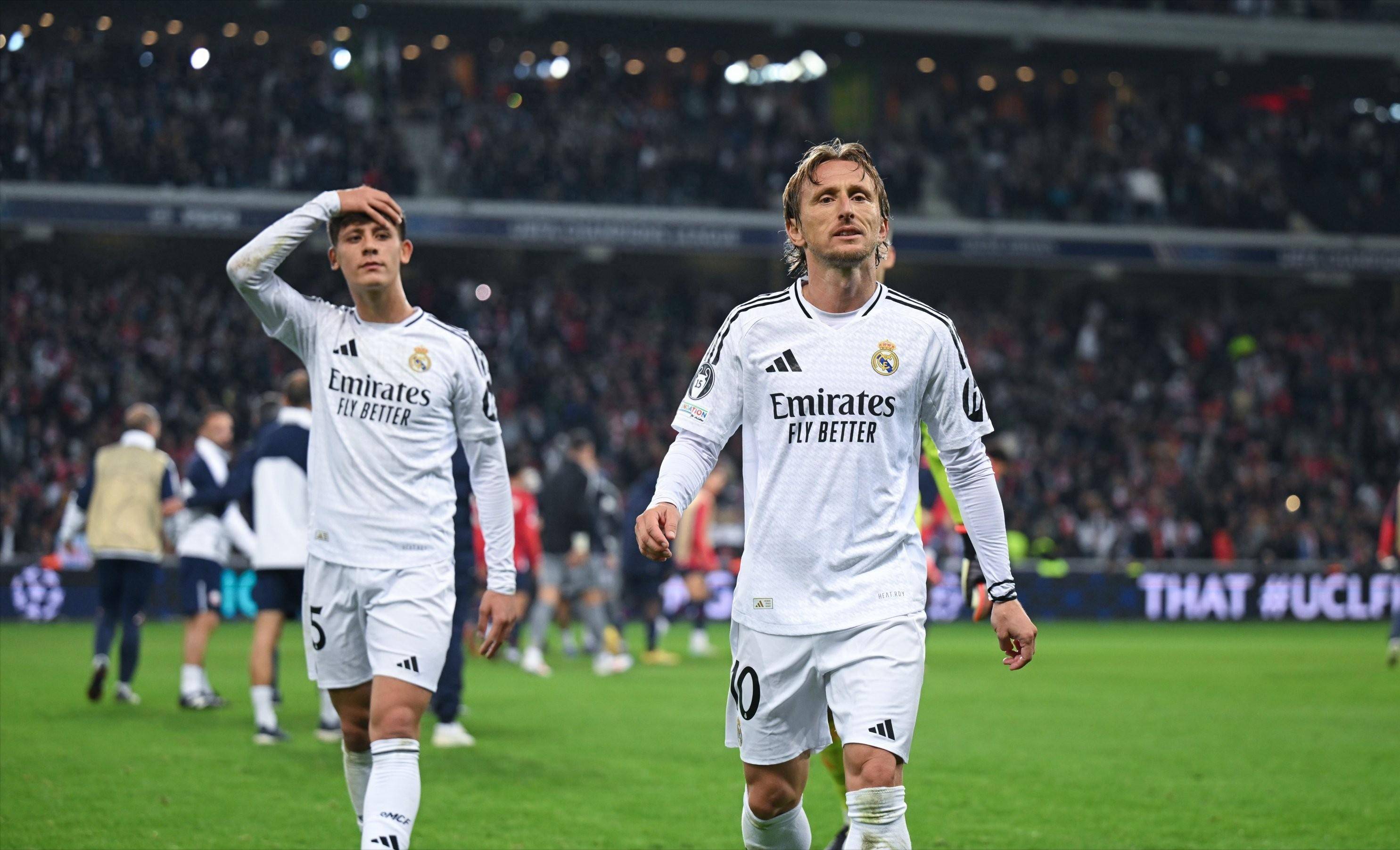 丹麦鏖战皇马,佩德里高光表现 丹麦鏖战皇马,佩德里高光表现