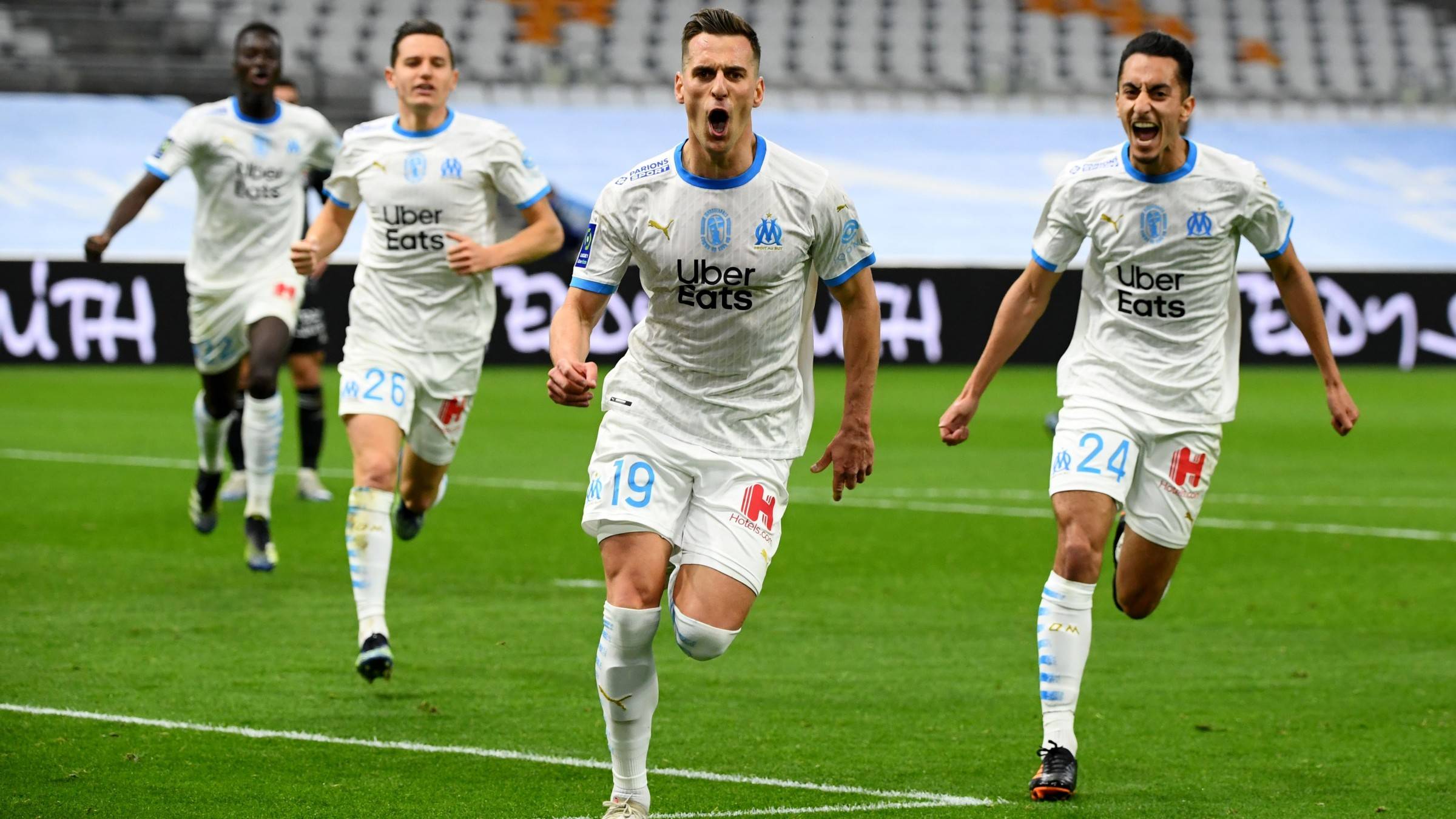 里昂球员因伤缺阵,影响球队战绩 里昂球员因伤缺阵,影响球队战绩