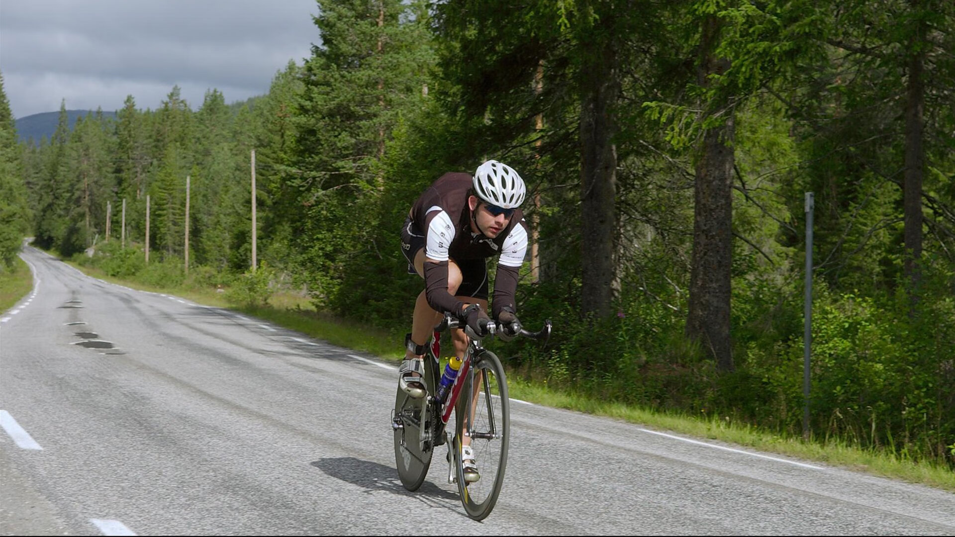 尼克斯强压辽宁队，戈贝尔攻防两端统治